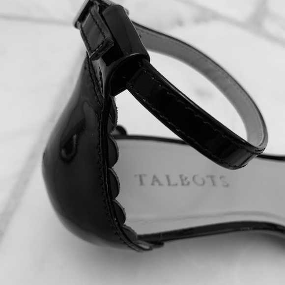 TALBOTS unique black patten sandals. - Picture 3 of 7